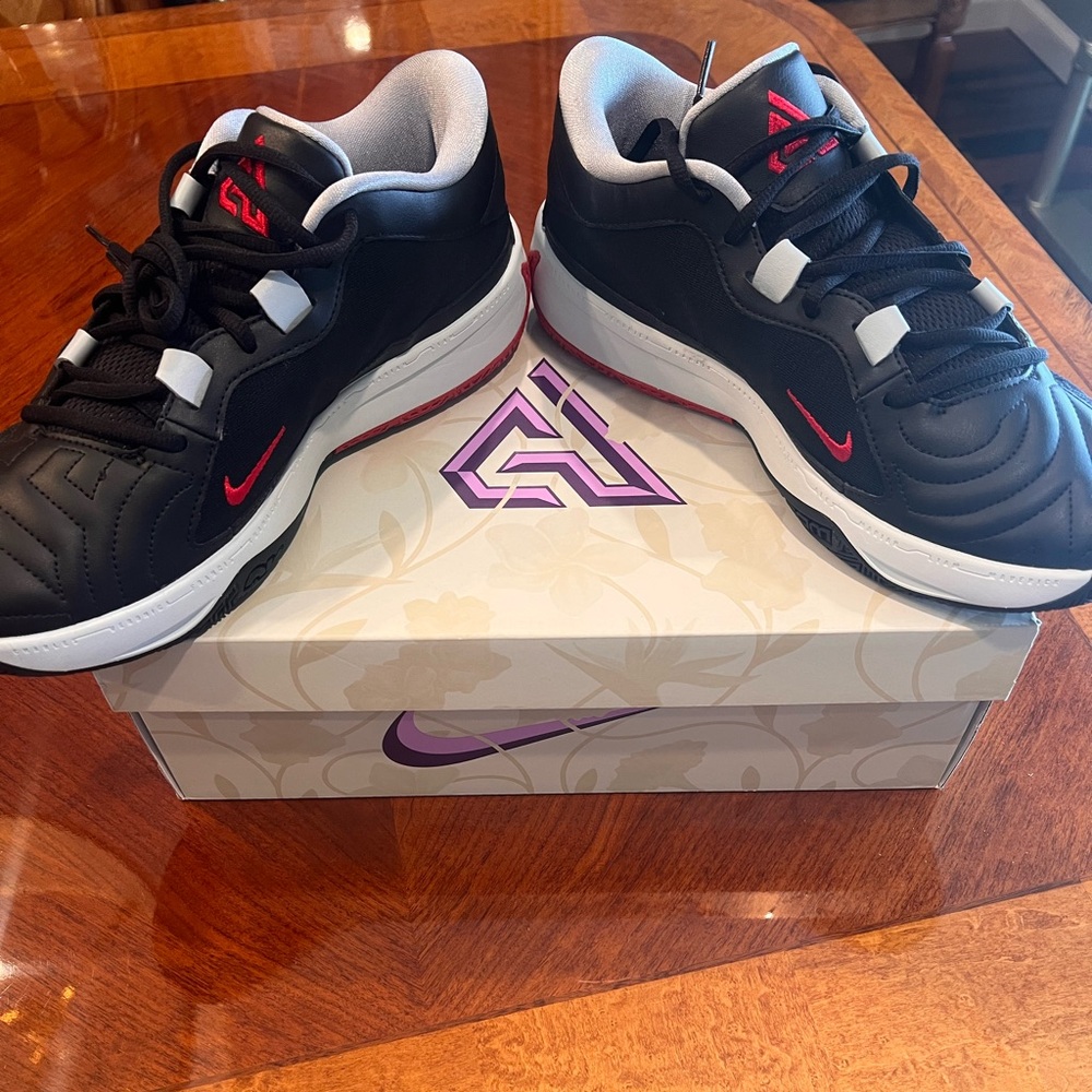 Men's Nike Black Zoom Freak 5 Low Top Shoes - Picture 4 of 8